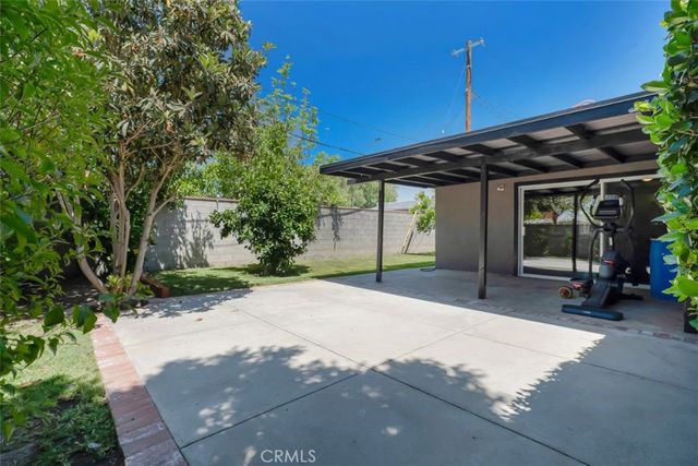 18027 Hatton Street, Reseda, CA 91335