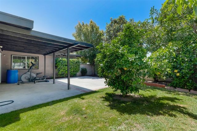 18027 Hatton Street, Reseda, CA 91335