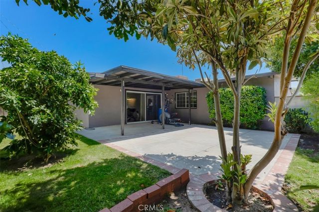 18027 Hatton Street, Reseda, CA 91335