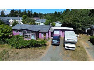 1616 Lund Ave, Coos Bay, OR 97420