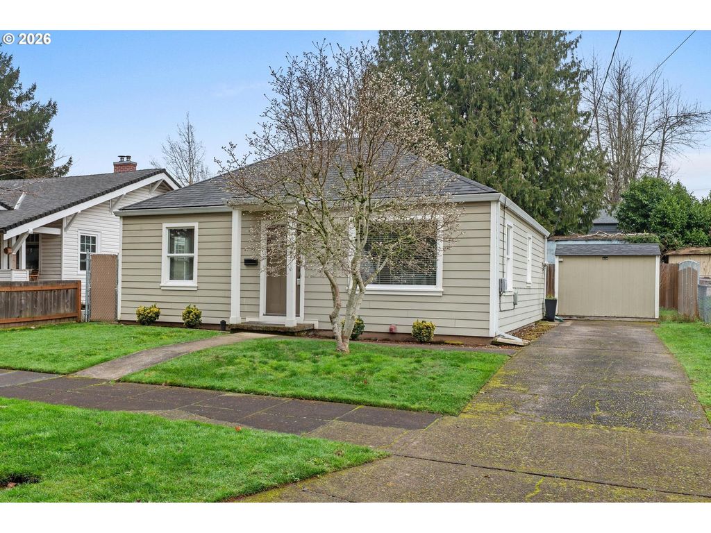 8837 Se ALDER St, Portland, OR 97216