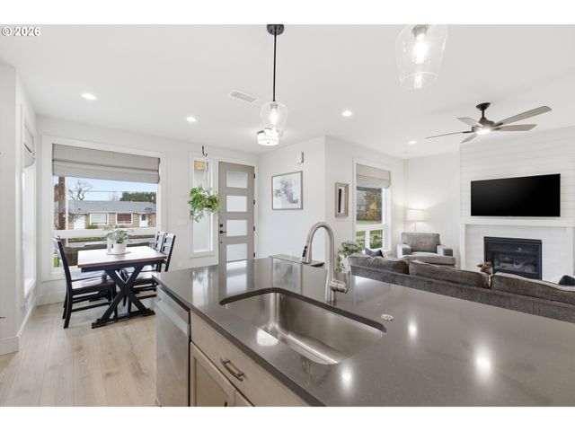 1818 Sw 53RD St, Corvallis, OR 97333