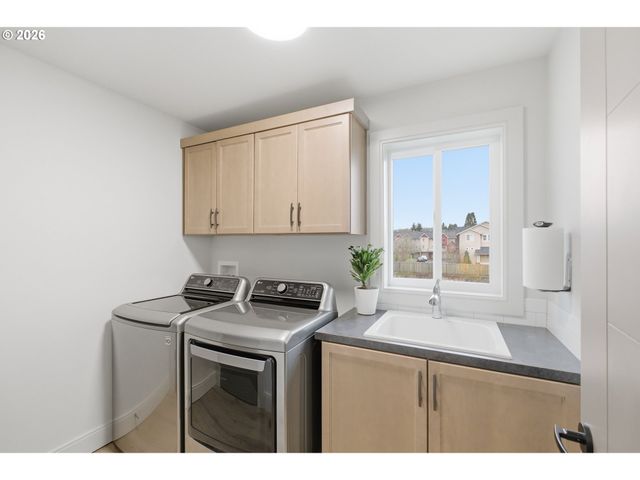 1818 Sw 53RD St, Corvallis, OR 97333