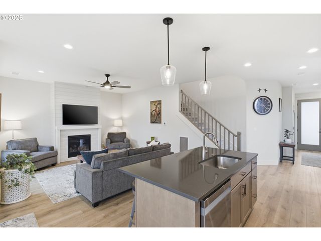 1818 Sw 53RD St, Corvallis, OR 97333