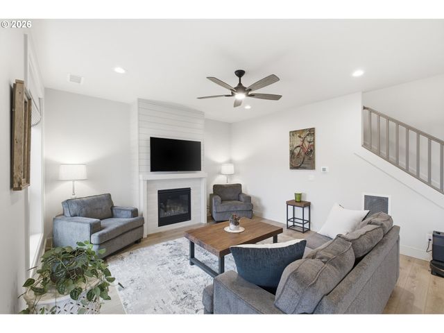 1818 Sw 53RD St, Corvallis, OR 97333