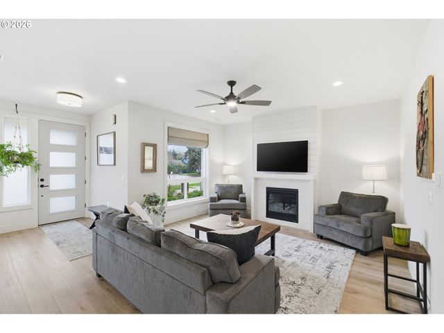 1818 Sw 53RD St, Corvallis, OR 97333