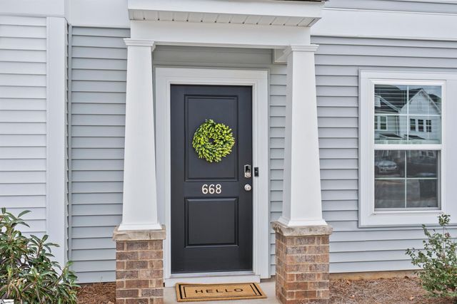 668 Blossom Run, Spartanburg, SC 29307