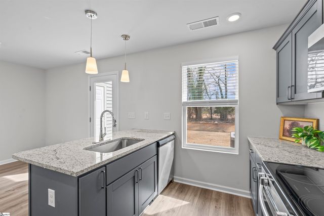 668 Blossom Run, Spartanburg, SC 29307