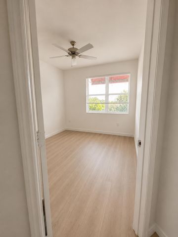 1517 Cameron Samuel Lane, West Palm Beach, FL 33401