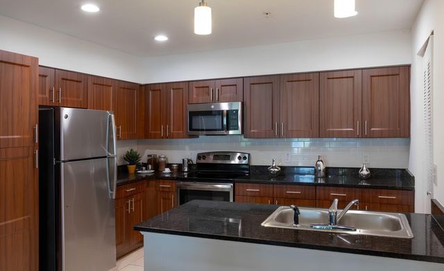 1517 Cameron Samuel Lane, West Palm Beach, FL 33401