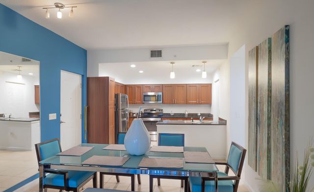 1517 Cameron Samuel Lane, West Palm Beach, FL 33401