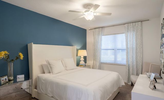1517 Cameron Samuel Lane, West Palm Beach, FL 33401