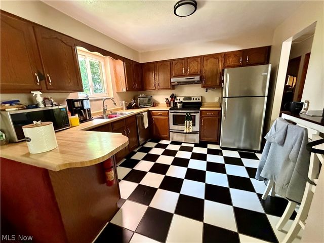 112 Berry Lane, Marietta, OH 45750