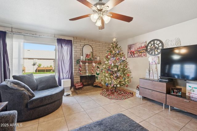 4128 W GELDING Drive, Phoenix, AZ 85053