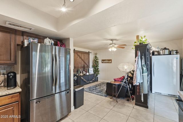 4128 W GELDING Drive, Phoenix, AZ 85053