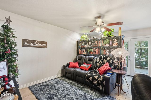 4128 W GELDING Drive, Phoenix, AZ 85053