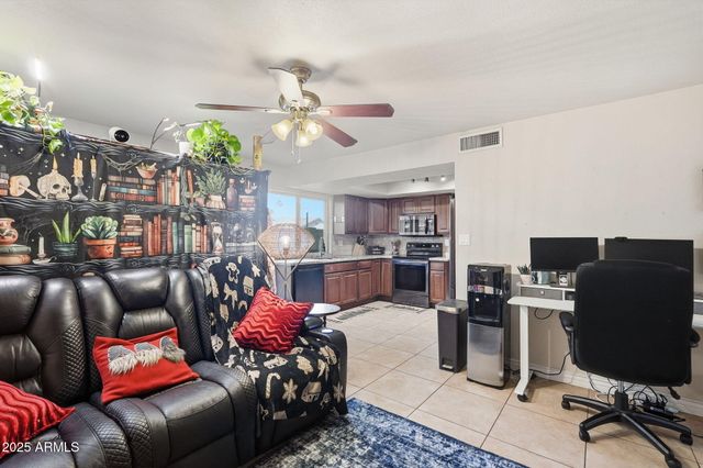 4128 W GELDING Drive, Phoenix, AZ 85053