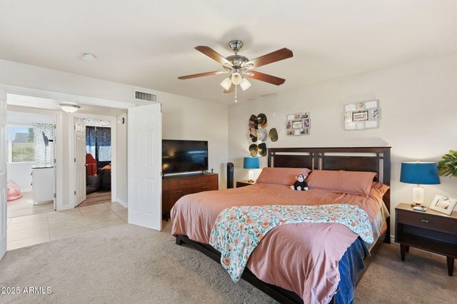 4128 W GELDING Drive, Phoenix, AZ 85053