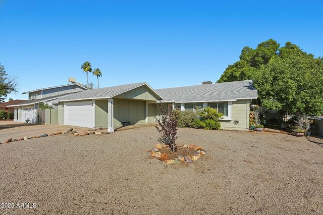 4128 W GELDING Drive, Phoenix, AZ 85053