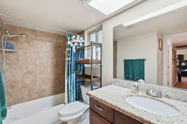 4128 W GELDING Drive, Phoenix, AZ 85053