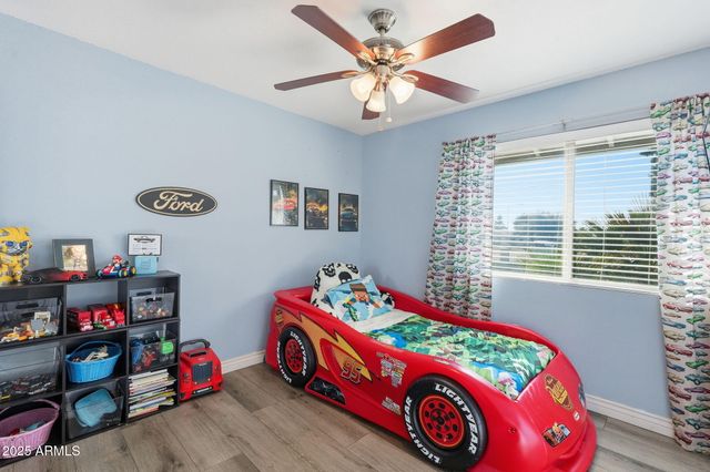 4128 W GELDING Drive, Phoenix, AZ 85053