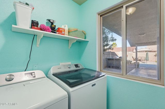 4128 W GELDING Drive, Phoenix, AZ 85053