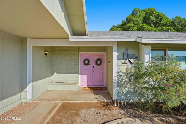 4128 W GELDING Drive, Phoenix, AZ 85053