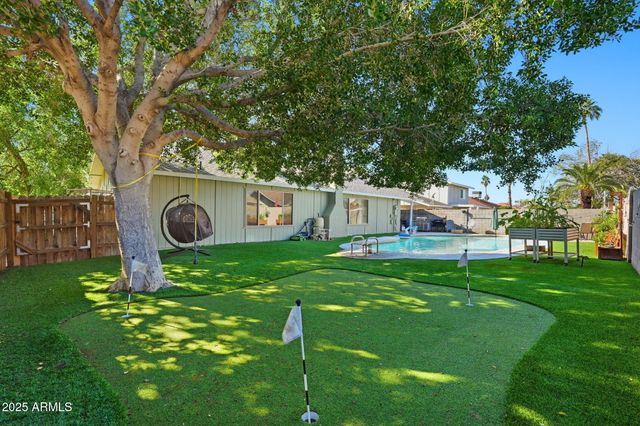 4128 W GELDING Drive, Phoenix, AZ 85053