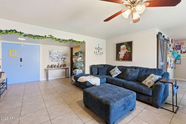 4128 W GELDING Drive, Phoenix, AZ 85053