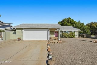 4128 W GELDING Drive, Phoenix, AZ 85053