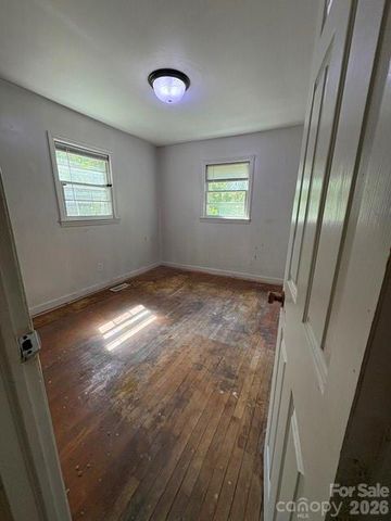 430 S Columbia Street, Gastonia, NC 28054