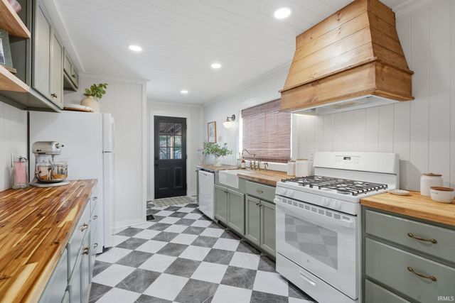 1818 E Street, Bedford, IN 47421