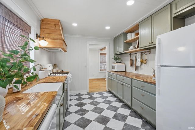 1818 E Street, Bedford, IN 47421