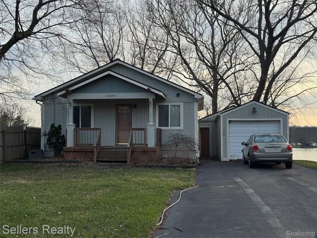 10091 Graham Drive, Springfield Charter Township, MI 48348