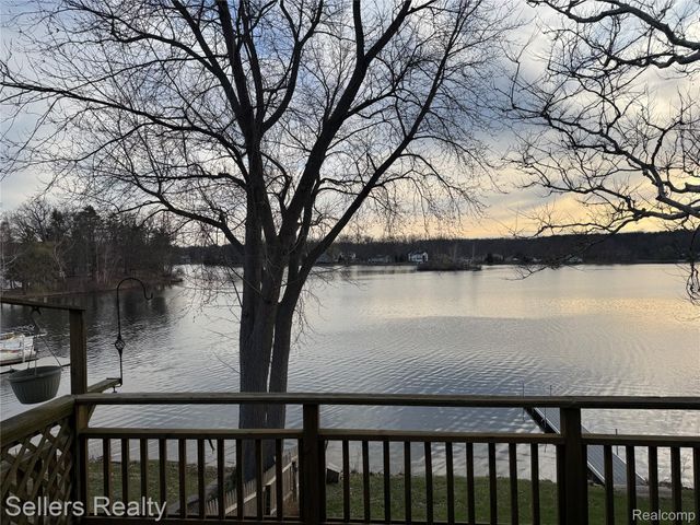 10091 Graham Drive, Springfield Charter Township, MI 48348