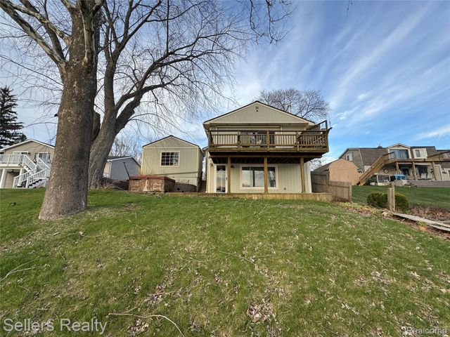 10091 Graham Drive, Springfield Charter Township, MI 48348