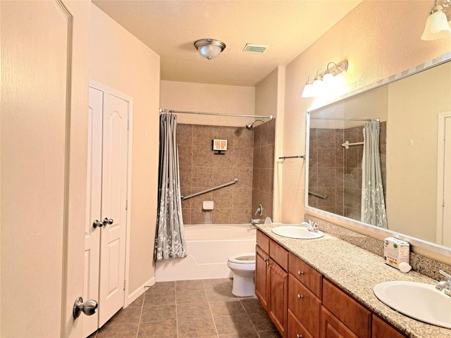 1711 Old Spanish Trail 457, Houston, TX 77054