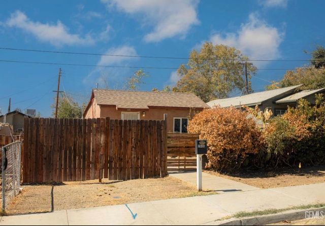 2606 N Baker Street, Bakersfield, CA 93305