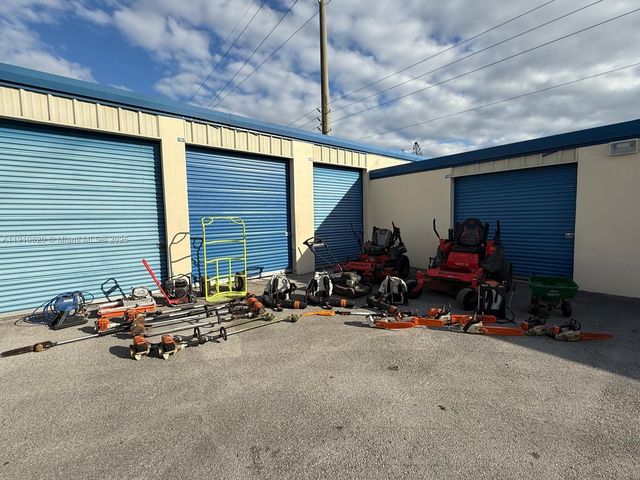 305 SW 9th Ave, Florida City, FL 33034