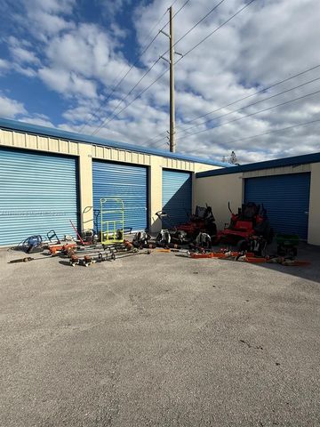 305 SW 9th Ave, Florida City, FL 33034