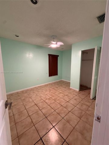 19926 NW 67th Pl, Hialeah, FL 33015