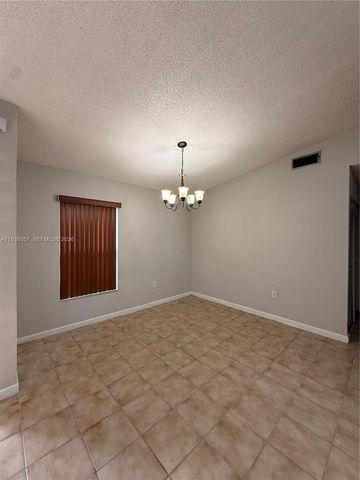 19926 NW 67th Pl, Hialeah, FL 33015