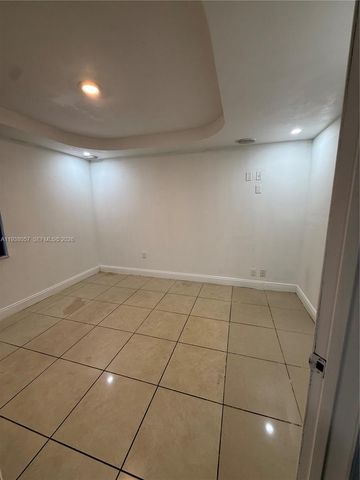 19926 NW 67th Pl, Hialeah, FL 33015