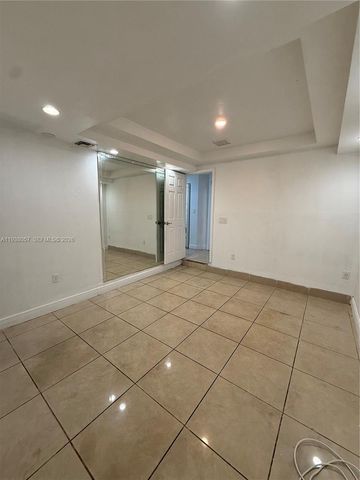 19926 NW 67th Pl, Hialeah, FL 33015