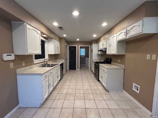 826 TIMBER DR, New Braunfels, TX 78130