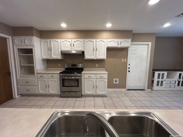 826 TIMBER DR, New Braunfels, TX 78130