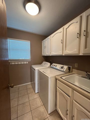 826 TIMBER DR, New Braunfels, TX 78130
