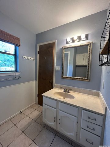 826 TIMBER DR, New Braunfels, TX 78130