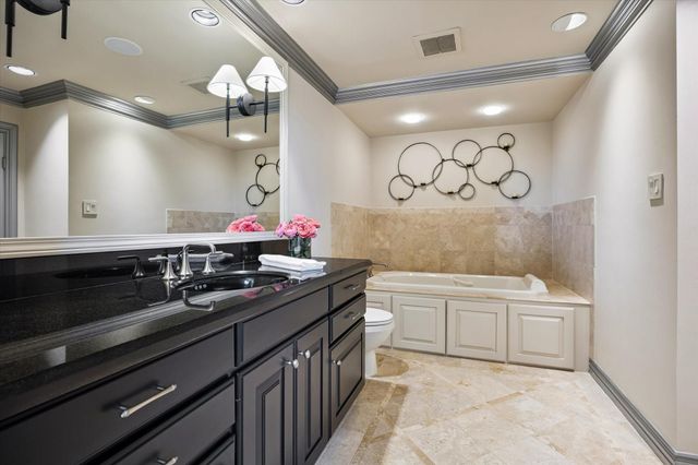 49 Briar Hollow Lane 702, Houston, TX 77027