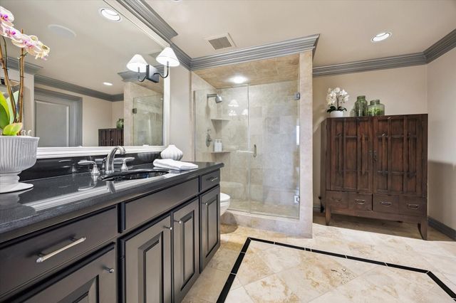 49 Briar Hollow Lane 702, Houston, TX 77027